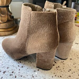 New Women’s  Velvet Bamboo Booties- Size 8.5/ 38 1/2